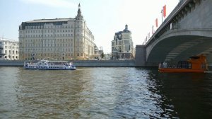 ПРОГУЛОЧНЫЕ КАТЕРА НА РЕКЕ МОСКВА В ЦЕНТРЕ СТОЛИЦЫ РОССИИ