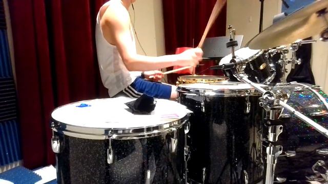 drummer practices with a metronome (21/11/2023) смотреть онлайн