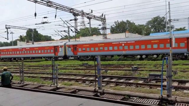 क्या हम वेटिंग टिकट से AC में यात्रा कर सकते है | Irctc new waiting ticket rule |AC waiting ticket смотреть онлайн