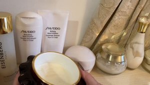 Фавориты ухода за телом. Скарбы, лосьоны и кремы.