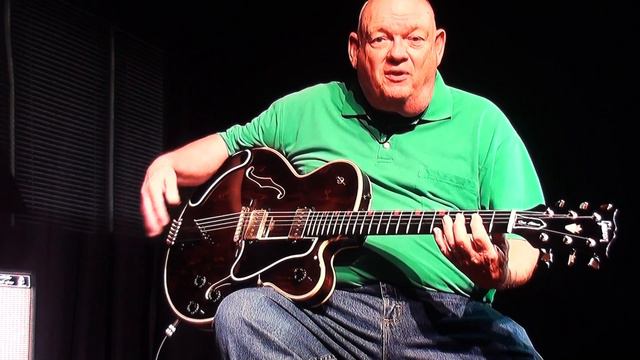 Paul Moseley with Scotty Moore's Gibson Chet Atkins Country Gentleman guitar смотреть онлайн