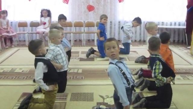 танец мальчиков для мамы