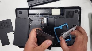 Upgrade HP 2000 with SSD disk - DIY