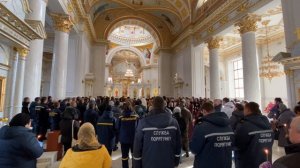 В Преображенском соборе совершили отпевание погибшего сотрудника ГСЧС