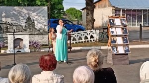 Ты забери меня с собой Мне не надо доли кочевой Ты забери меня с собой Я желаю быть с тобой Романс