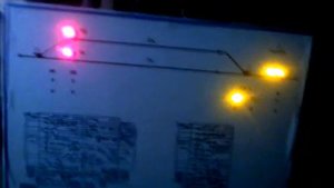 Зависимость входного светофора от положения стрелки и выходных светофоров.