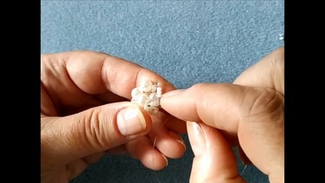Бусы "Бубочки" из вязаного жгута и плетеных бусин