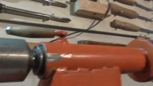 Универсальный  дерево-металлообрабатывающий токарный станок своими руками.