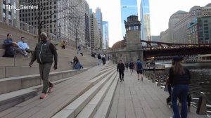 Beautiful Walking Tour in Downtown Chicago on Monday 2024