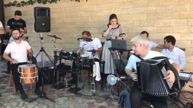 Альбина Казакмурзаева - лезгинка барабан гармошка смотреть онлайн