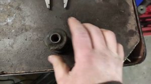 Запресовка резинового сайлентблока через оправку. Opel Combo .