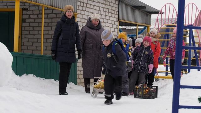 В детском саду №9 провели игру «Зарница» для старших и подготовительных групп смотреть онлайн
