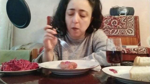 Branch sausages Iveria ?,Omelet ?& beetroot salad?(Сосиски Иверия ,омлет ,бурачный салат ) смотреть онлайн