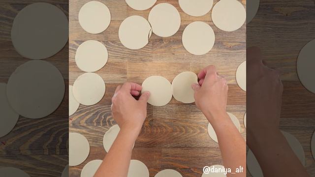 Мини-чебуреки с картофелем и сыром видео рецепт | простые рецепты от Дании смотреть онлайн