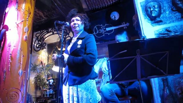 Ксюша Арсеньева НАС ИЗВЛЕКУТ ИЗ-ПОД ОБЛОМКОВ (Сундук) смотреть онлайн