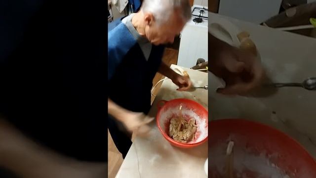 Как замесить латвийский-кислосладкий хлеб за 15 мин и не испачкать рук смотреть онлайн