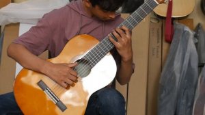 Classical guitar for beginners | Yamaha C40 vs Fender ESC 105 | best classical guitar.