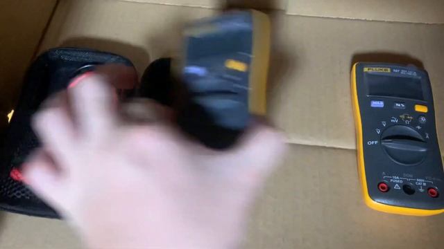 「展示」 Fluke 101 / 107 外殼