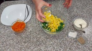 Праздничный салат "Валерия"/Салат с крабовыми палочками, морковью по-корейски и кукурузой