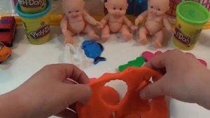 Пупсики Плей до развивающие игры для девочек. Baby born playing Play Doh