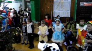 Вперёд 4 шага, назад 4 шага