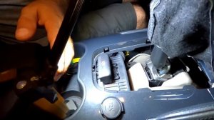 Peugeot 3008/5008 меняем выключатель кнопка ручного тормоза