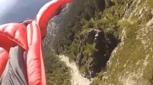 НЕ ПЫТАЙТЕСЬ ПОВТОРИТЬ! СМЕРТЕЛЬНО ОПАСНЫЕ ПОЛЕТЫ! КОСТЮМ КРЫЛО