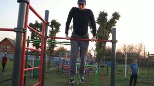 Выход силой одной рукой -  3 раза