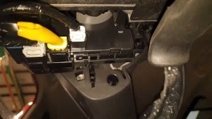 Mazda CX-3 - Driver's Airbag and Steering Wheel Removal