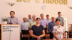 Христос Богом посланный вышел из храма