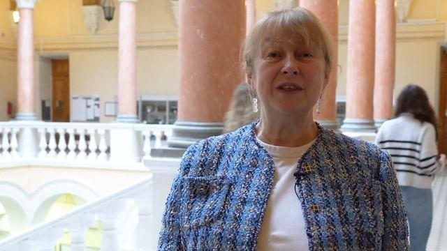 Видеопоздравление Елены Леонидовны Вартановой