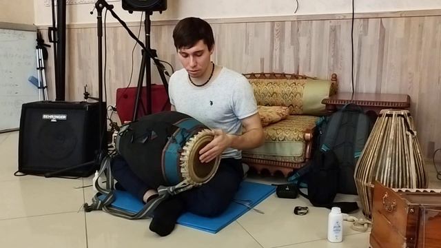 Как играть быстро на мриданге? Сдвоенный удар смотреть онлайн