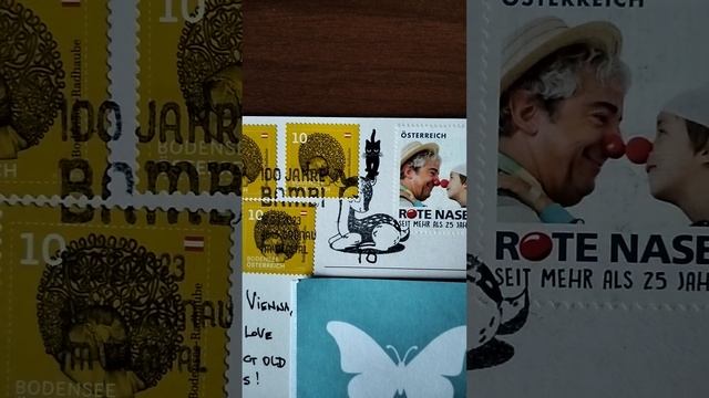 Маленький котенок спит на полумесяце. Иллюстрация финской художницы Анны Холлерер. Австрия. смотреть онлайн