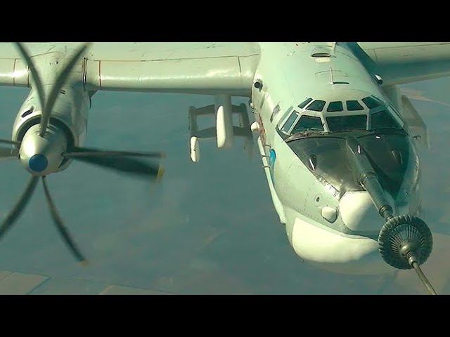 Дозаправка Ту-95 на высоте 5000 метров