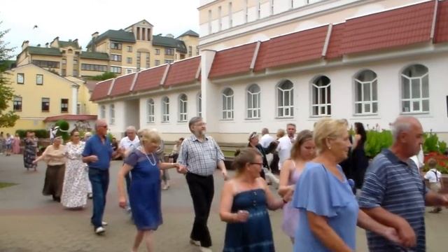 ЭКСКЛЮЗИВНО!Только В Бресте, Учат Танцам Под Оркестр! КРАКОВЯК