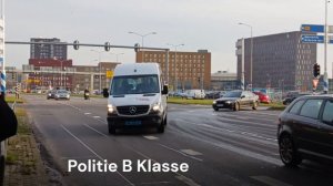 Meerdere politie eenheden met spoed in Dordrecht.