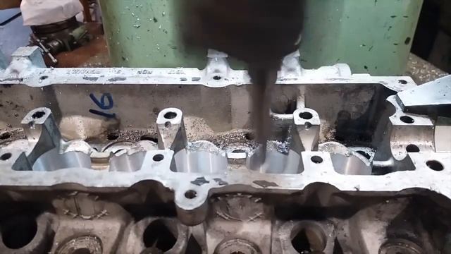 Ремонт головки блока цилиндров автомобиля RENAULT LOGAN 1.5