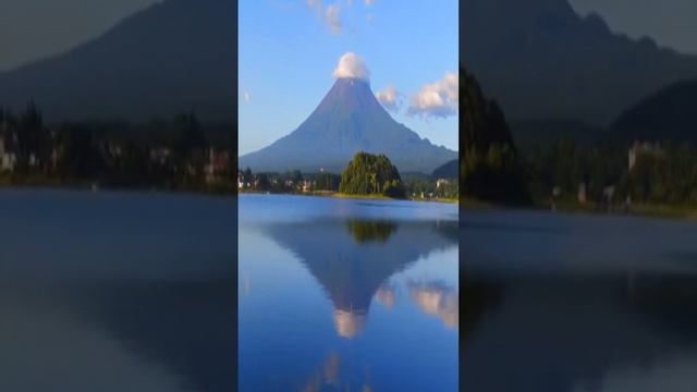 Wonderful Mount Fuji in the heart of the Pacific Ocean