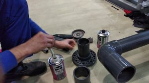 Клеим трубы пвх