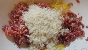 Диетические котлеты с рисом