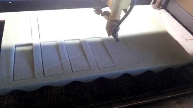 резка поролона на HALK50 смотреть онлайн