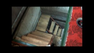 Как встроить лестницу в маленьком подвале.