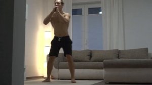 Утренняя зарядка. Комплекс упражнений в домашних условиях. Делаем фитнес дома