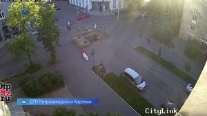 В центре Петрозаводска на улице Дзержинского у дома № 9 сгорел автомобиль