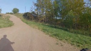 На электросамокате Midway Amix Pro по трассе для мотокросса