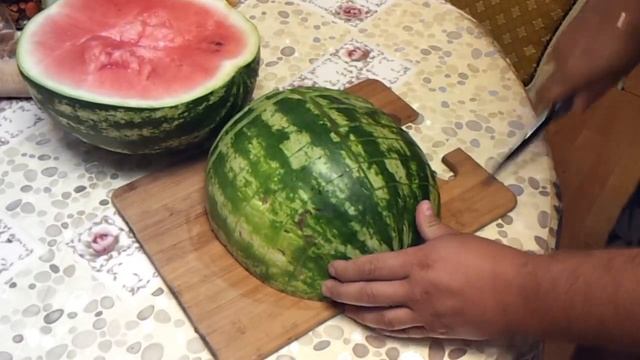 Разделка Арбуза ножом Benchmade 62 смотреть онлайн
