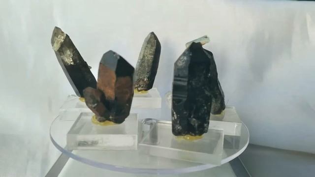 Кристаллы мориона