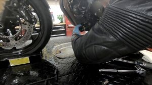 BMW F800R: How To Change Oil & Filter