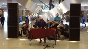 Виртуозная игра на ксилофоне с завязанными глазами