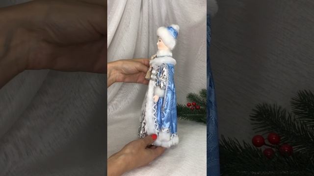 Арт. У31  Новогодняя кукла под ёлку 28 см «Снегурочка» голубая